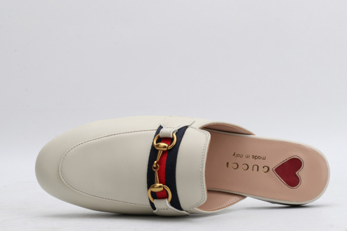 guc loafer