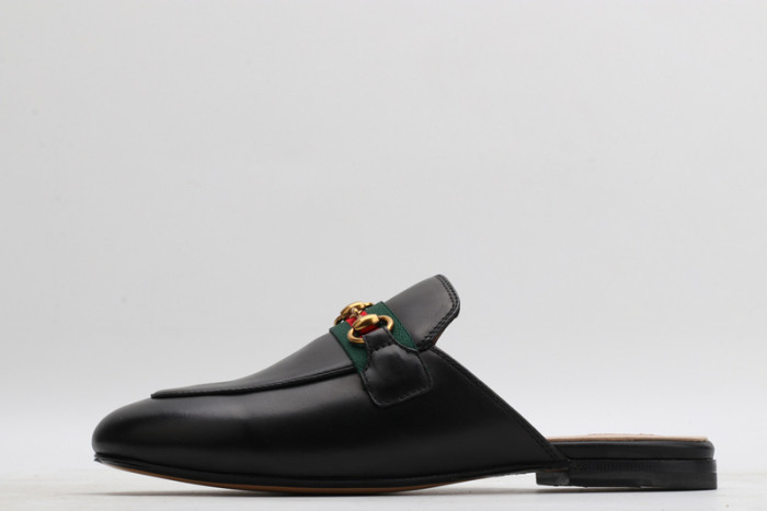 guc loafer