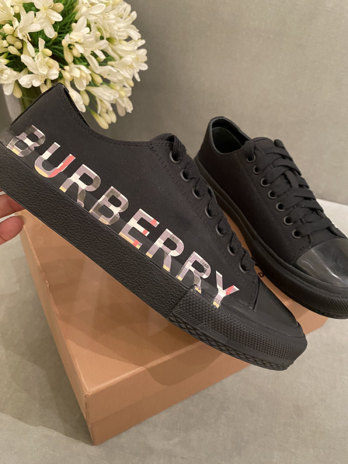 BUBERY SNEAKER