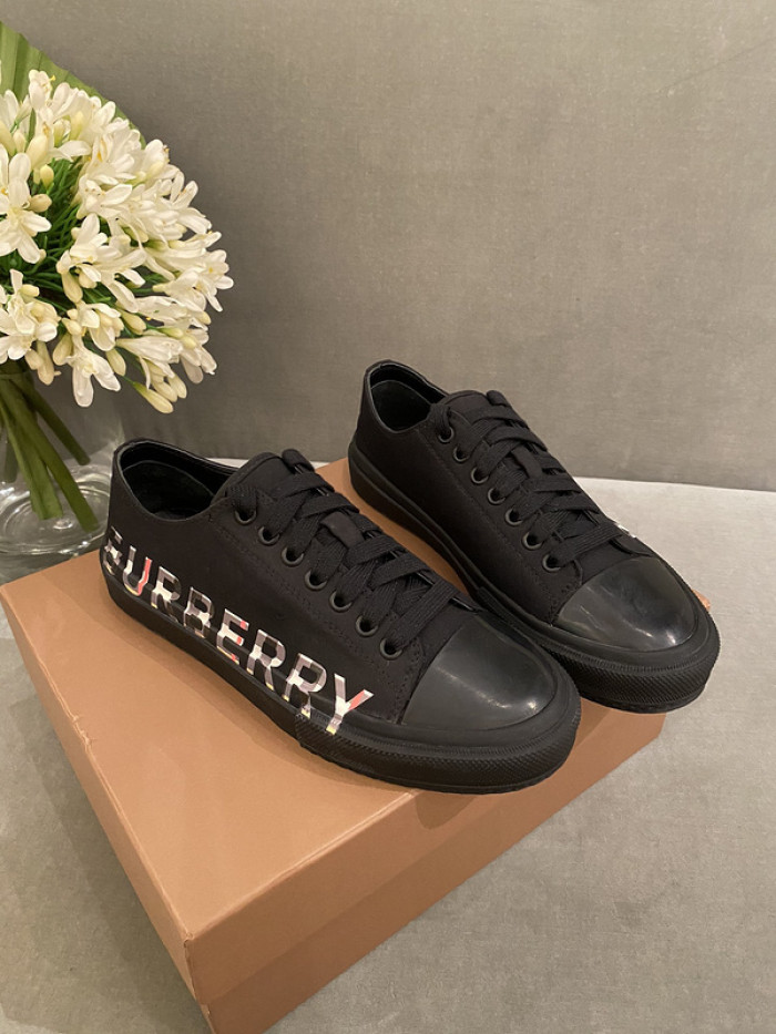 BUBERY SNEAKER