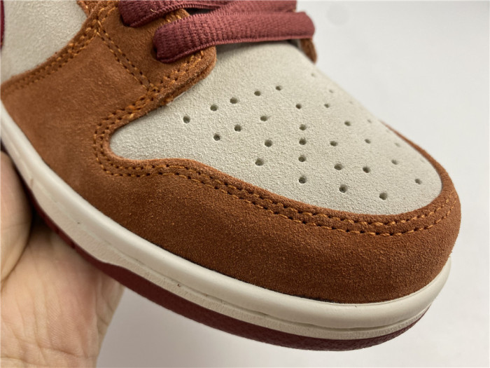 nike sb dunk low pro dark russet cedar bq6817-202