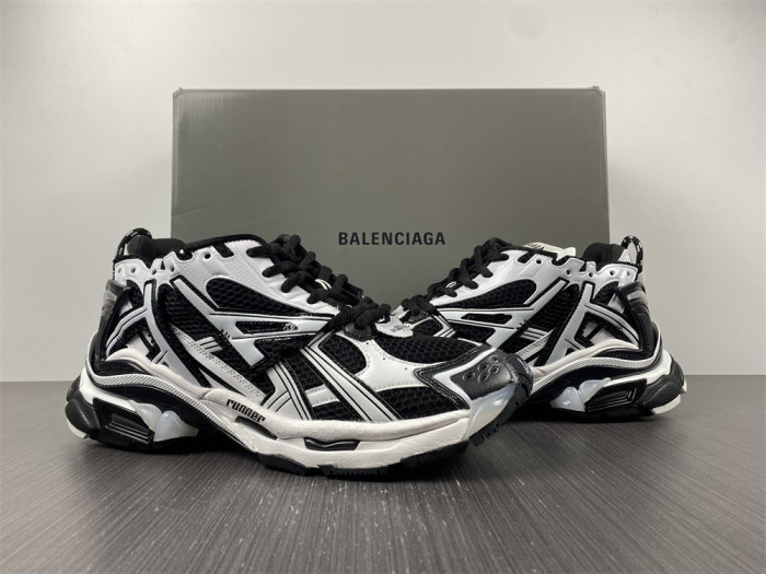 Ba*len*cia*ga runner sneakers white black white 677403w3rb29010