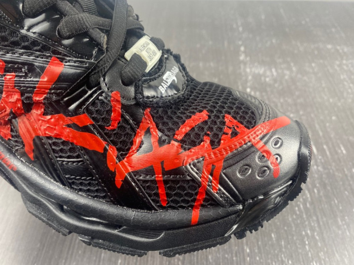 Ba*len*cia*ga runner graffiti black red 677403w3rbq1060
