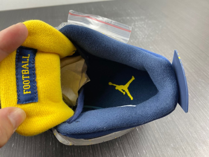 jordan 4 retro michigan aj4 1036660