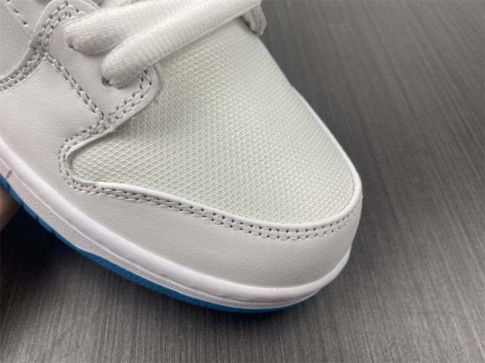 nike sb dunk low "laser blue" bq6817-101