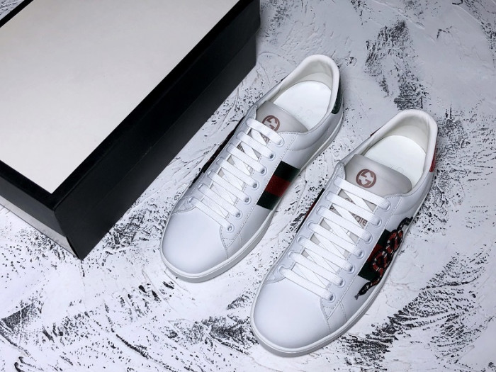 gi ace embroidered low-top sneaker h903p102