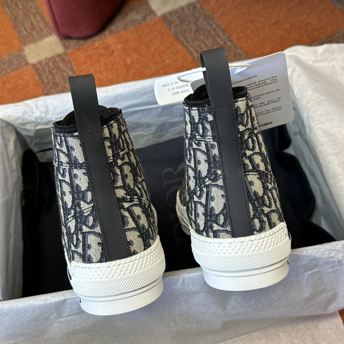 DR B23 HOMME KAWS D06